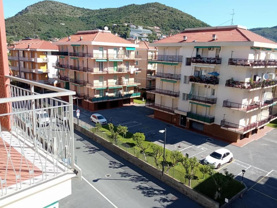 Nonna Pella Appartamenti - Corbezzolo Pietra Ligure Oda fotoğraf